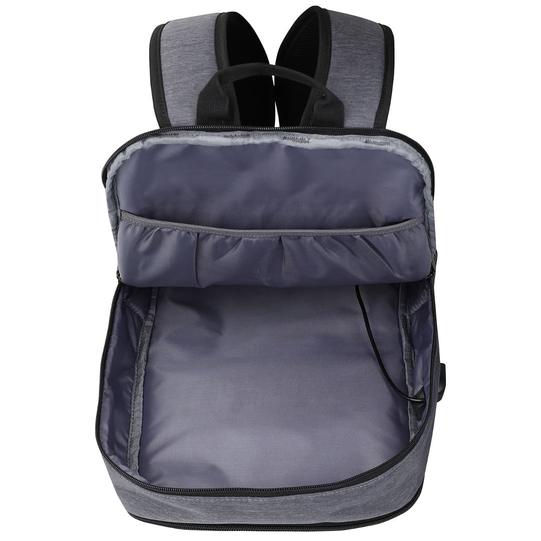 Mochila Bluecase LSB10108 para Laptop 15.6" con Puerto USB