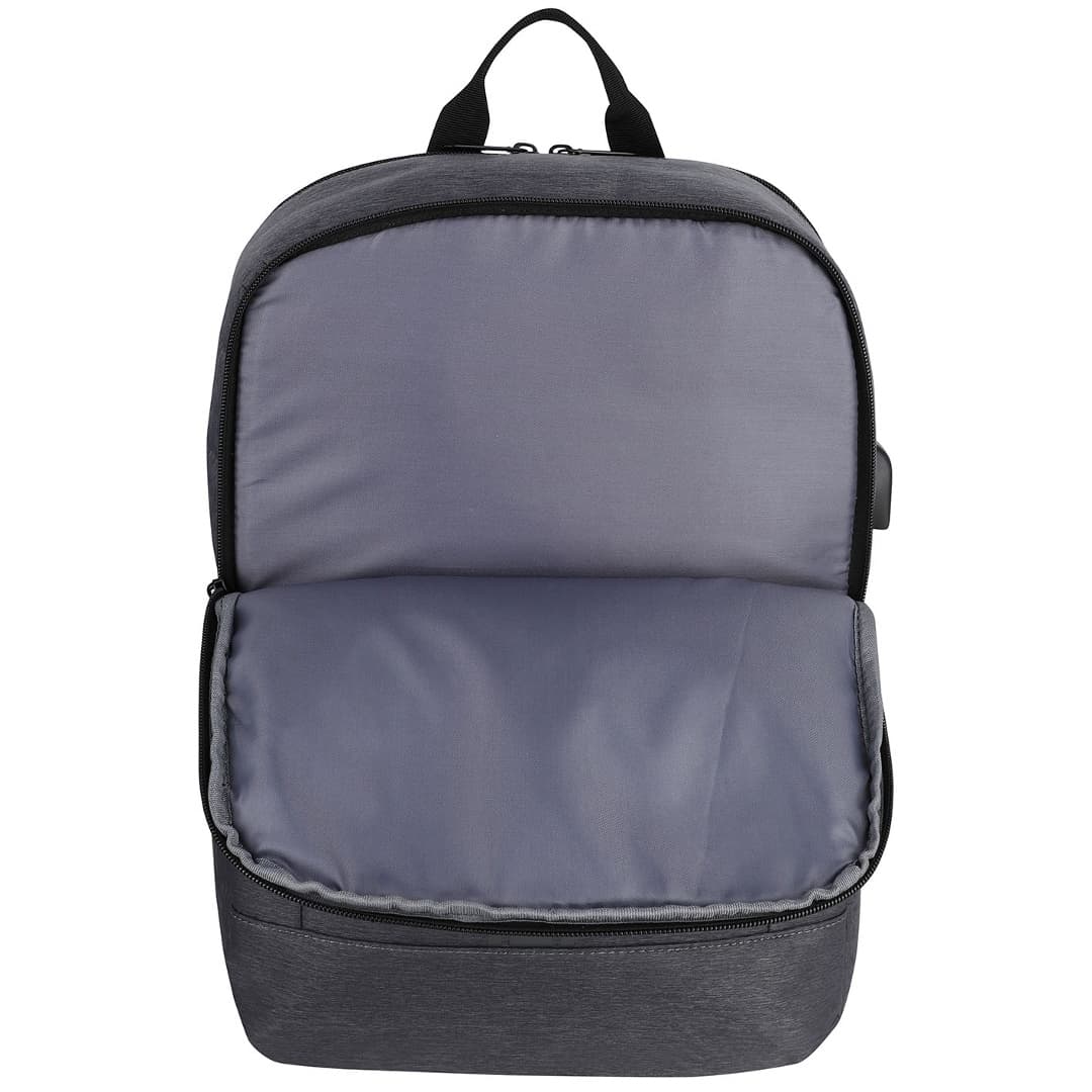 Mochila Bluecase LSB10108 para Laptop 15.6" con Puerto USB